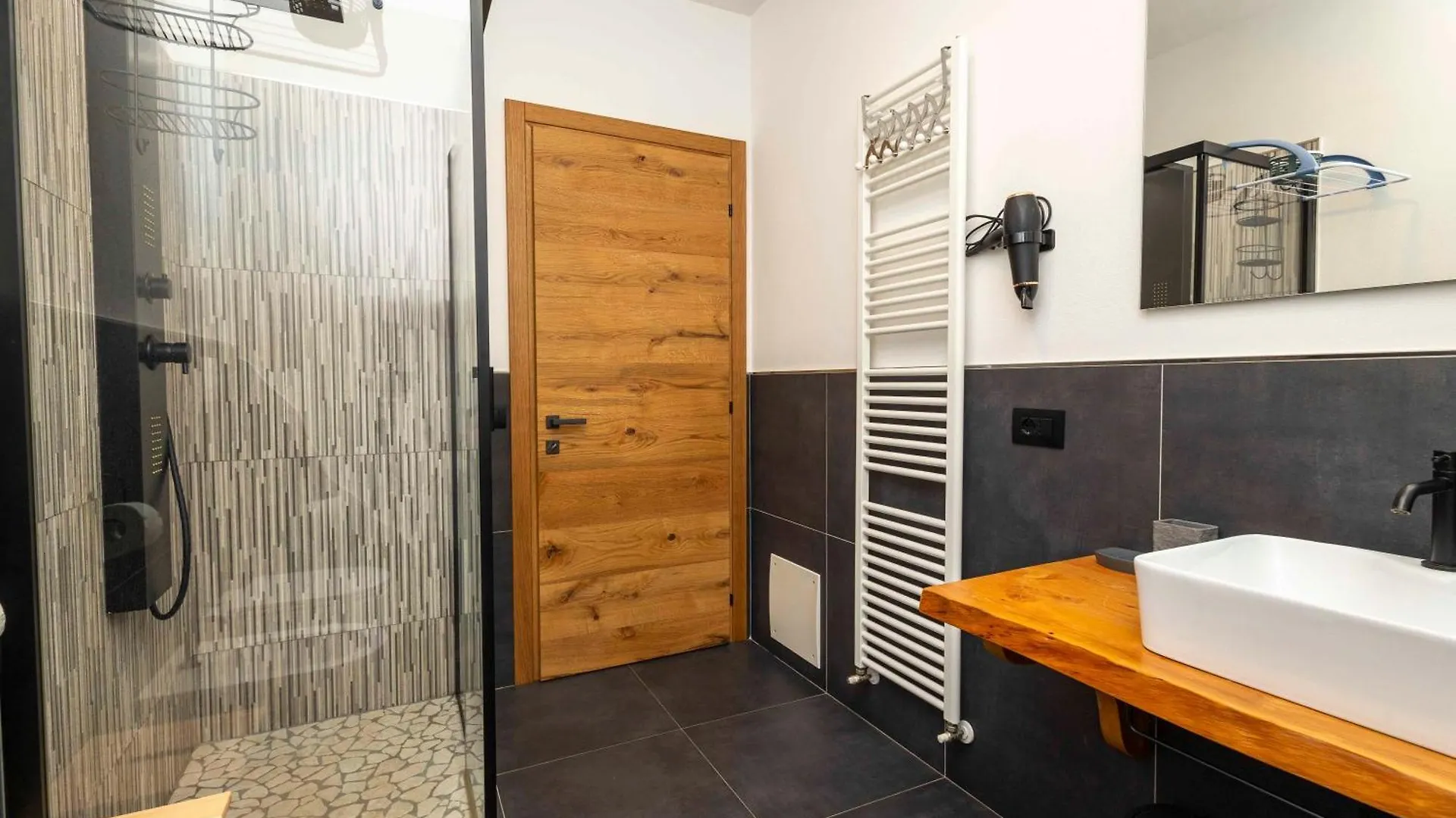 Bed and Breakfast La Pineta Nel Borgo Rávena